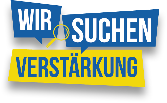 Designbild, drei ungleiche Rechtecke. Oben zwei in blau und unten eins in gelb, In jedem Kasten steht ein Wort: WIR SUCHEN DICH. In der Mitte in ist ein Icon einer Lupe in gelb.